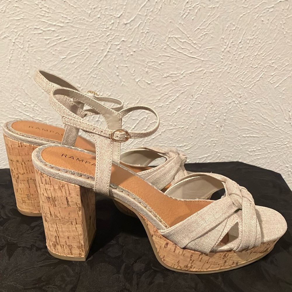 Rampage Natural Met Linen BNWT Beautiful heels for a fun night out. Very stylish